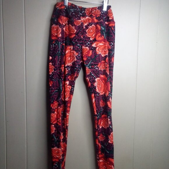 Lularoe Leggings Pants Lot of 2 One Size Hearts Flowers - Picture 4 of 12